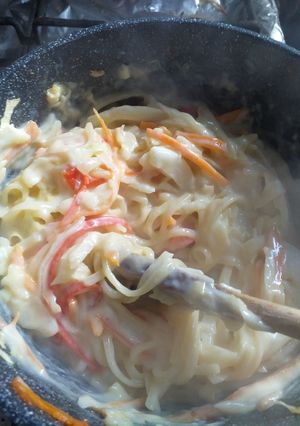 Una foto de Fideos con repollo y verduras
