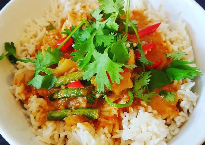 Simple Way to Make Super Quick Homemade Thai red chicken curry #helpfulcook