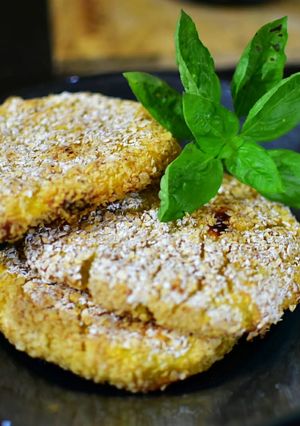 Una foto de Croquetas de puré de papa y batata con avena 💜😋