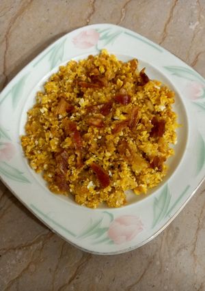 A picture of Bread and eggs halwa🍞🥚🥚.