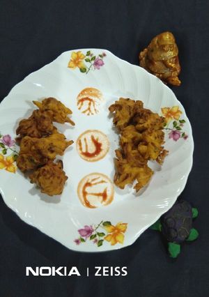 प्याज के पकौड़े (pyaz ke pakore recipe in Hindi) रेसिपी मुख्य फोटो
