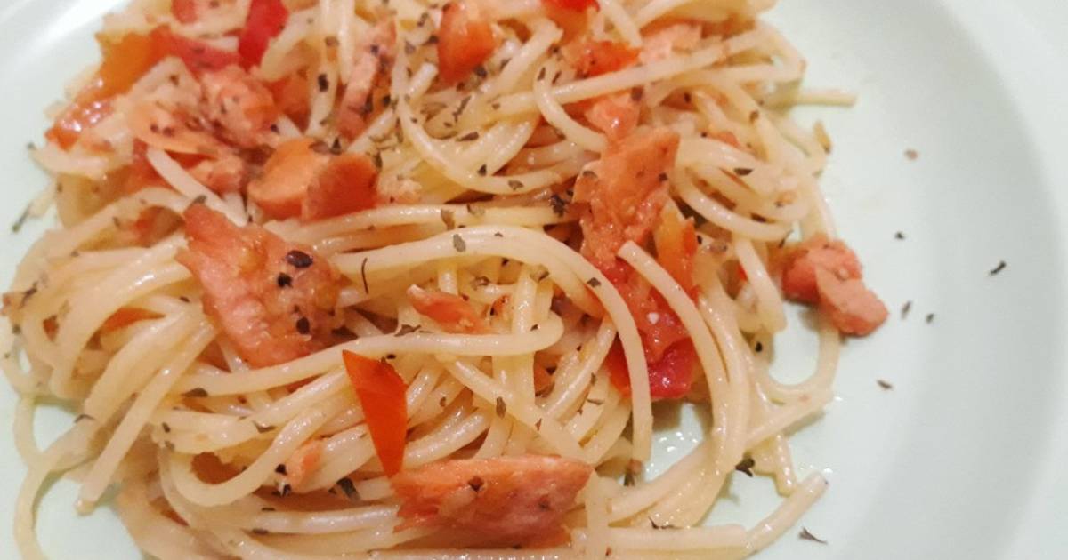 Resep Spaghetti Aglio Olio Salmon Oleh Lia Cookpad