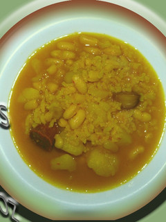 Una foto de Alubias con patatas y arroz