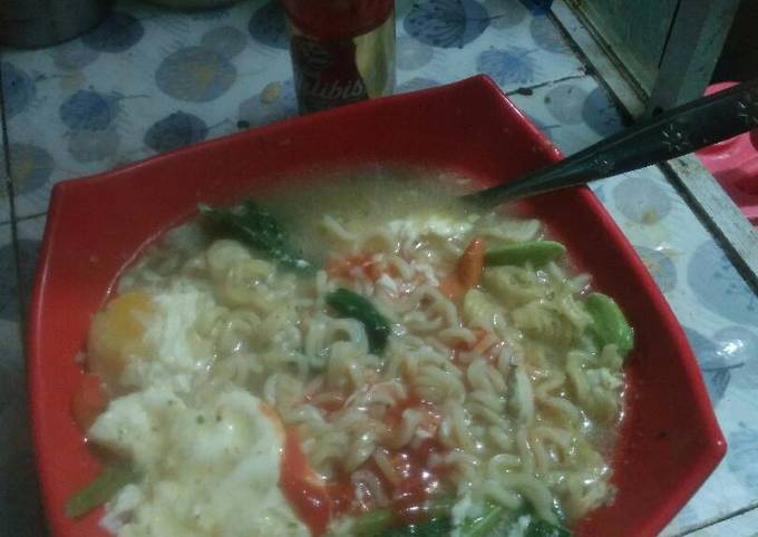 Mie instan tumis" pedas