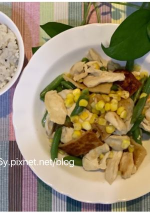 雞胸肉絲炒韓國魚餅 的食譜成品照片