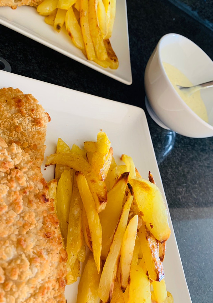 Una foto de Fish and chips al horno🐟🥔🥔🐟