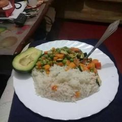 A picture of Steamed white rice, mixed vegetables n Avocado# Vegancontest.