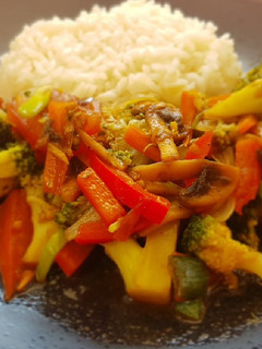 Una foto de Verduras salteadas con shoyu y kion