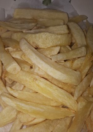 Una foto de Papas fritas secas y crocantes (secretito muy simple)