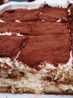 Une photo de Tiramisu au café