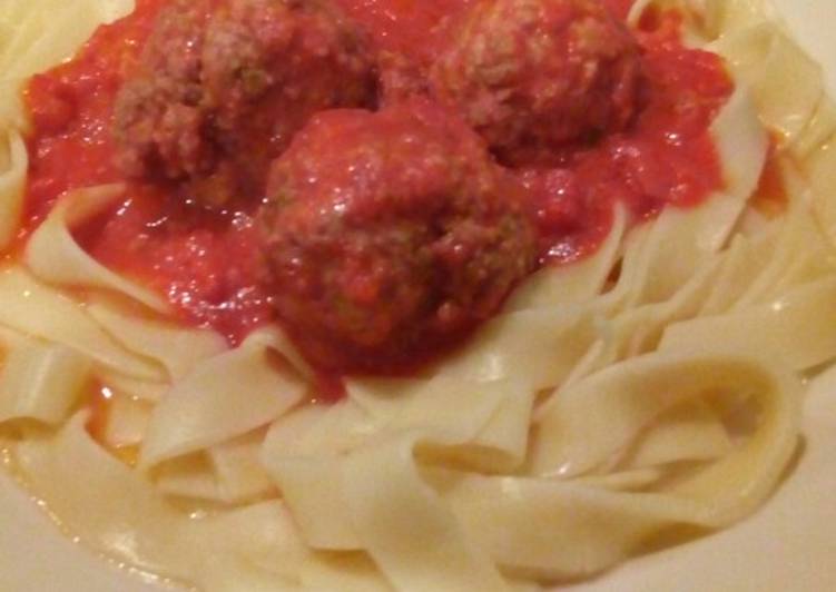 Recipe of Any-night-of-the-week Meet balls with tomato sauce