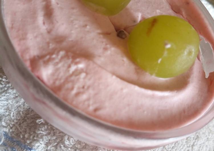 Eggless Strawberry Mousse