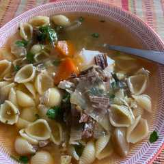 Una foto de Sopita para pasar agosto