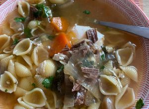Una foto de Sopita para pasar agosto