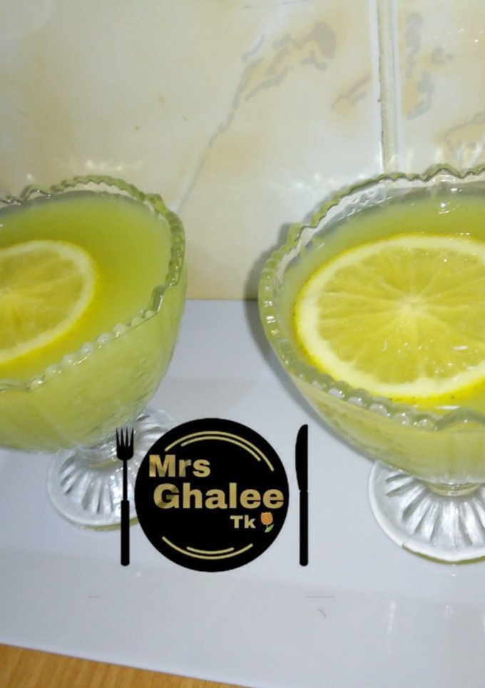 A picture of Cucumber ginger and orange juice.