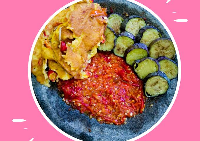 7.SAMBAL TERASI, TELUR GOBAL-GABUL & TERONG GORENG!