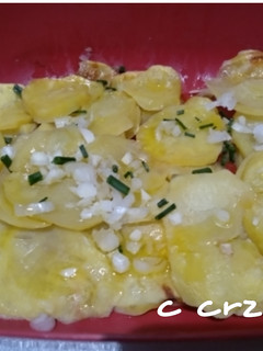 Una foto de Patata con ajo silvestre