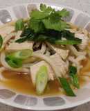 Sopa de pollo y tallarines udon