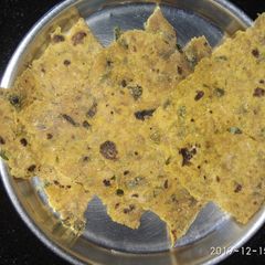 A picture of Methi paratha.