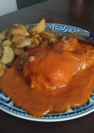 Una foto de Pollo en salsa
