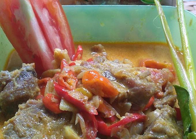 Kare daging sapi bumbu racik instan