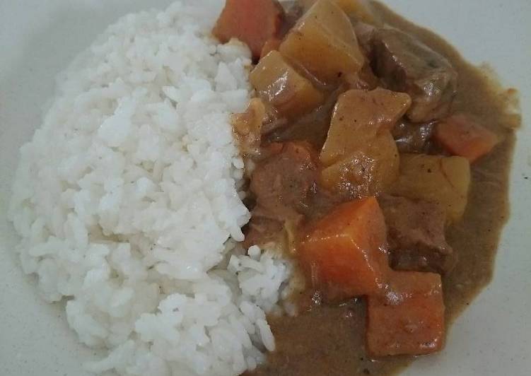 Langkah Mudah untuk Menyiapkan Crockpot Beef Curry Rice Anti Gagal