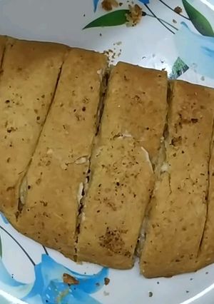 चीज़ स्टफ्ड गार्लिक ब्रेड (Cheese Stuffed Garlic Bread Recipe In Hindi) रेसिपी मुख्य फोटो