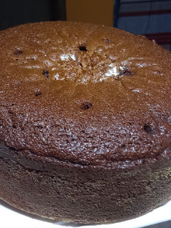 Una foto de Bizcochuelo para torta casero de chocolate🤤🥰
