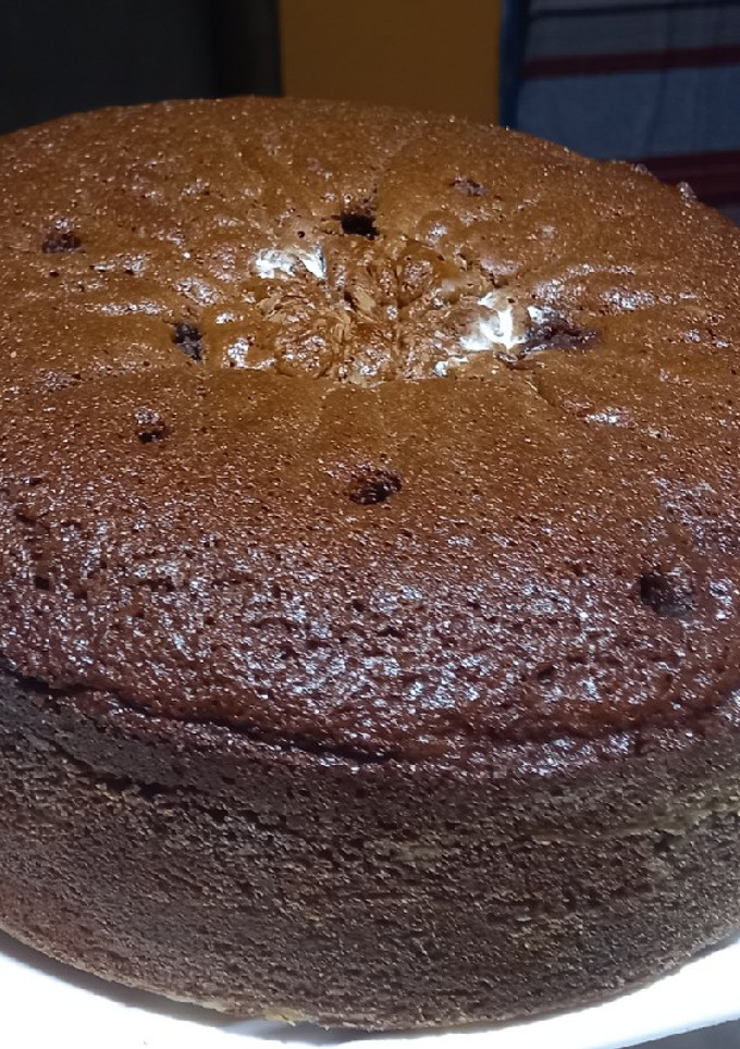 Una foto de Bizcochuelo para torta casero de chocolate🤤🥰
