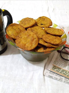 ફરસી પૂરી(farsi Puri recipe in gujarati) રેસીપી મુખ્ય ફોટો