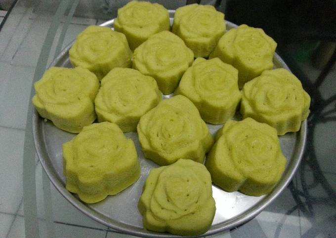 Bagaimana Membuat Bolu Kukus Pandan Sederhana Anti Gagal