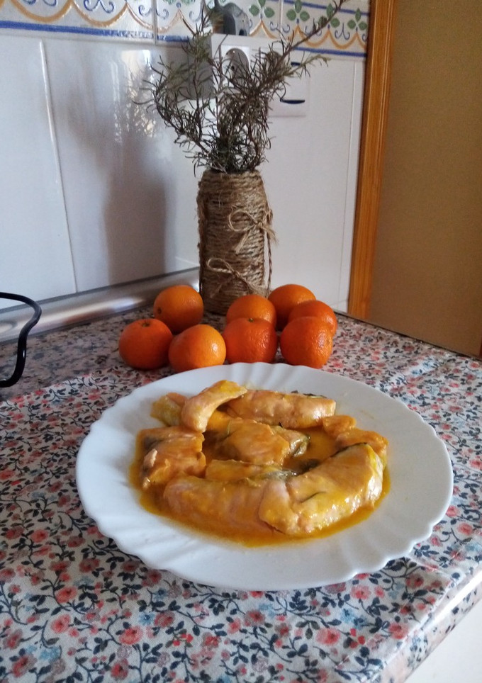 Una foto de Salmón en salsa de mandarina con romero