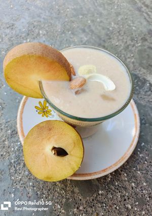 A picture of Chikoo millkshake (sapodilla).