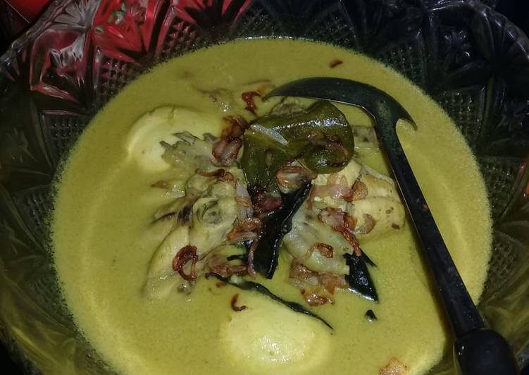 Opor Ayam Telor