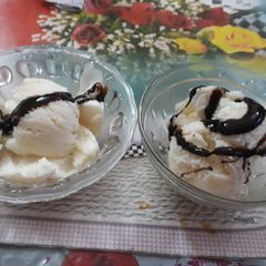 A picture of Vanilla ice cream.