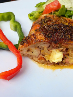 Una foto de Pollo Relleno de Cebolla y Queso al Limón