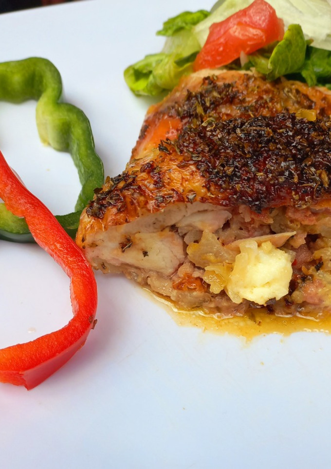 Una foto de Pollo Relleno de Cebolla y Queso al Limón