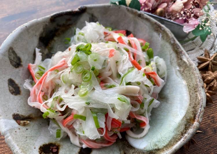 Recipe of Super Quick Homemade Onion and Crab Sticks Salad