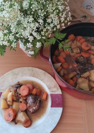 Une photo de COCOTTE DE PORC AUX PRUNEAUX D'AGEN