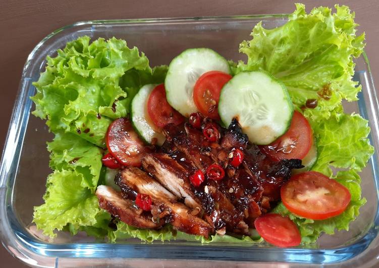 Bagaimana Membuat Thai Chicken Salad Enak