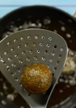 A picture of Spinach cheese balls.