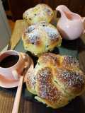 Brioche al profumo di rum e cioccolato