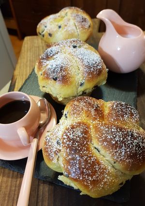 Foto di Brioche al profumo di rum e cioccolato