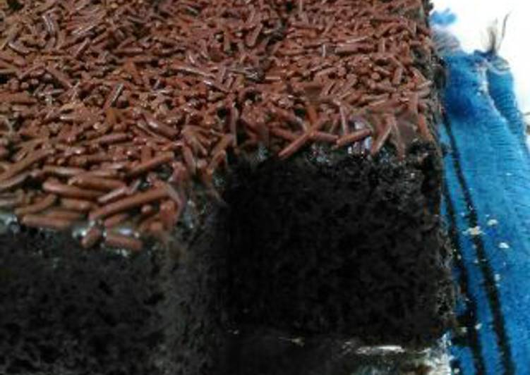 Moist Chocolate Cake gak pake ribet ;)