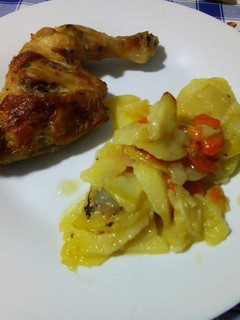 Una foto de Zancos de pollo al horno con vino blanco