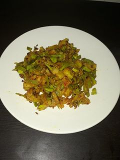 लौकी के छिलके की सब्जी (lauki ke chilke ki sabji recipe in Hindi) रेसिपी मुख्य फोटो