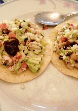 Una foto de Tacos de salmón con salsa de mango