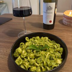 A picture of Pesto.