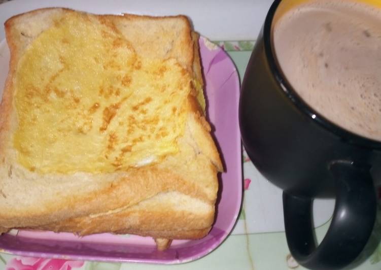 Simple Way to Make Perfect Buttered Egg Bread with Chocolate Tea