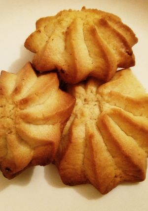A picture of Vanilla Cookies Easter Edition!.